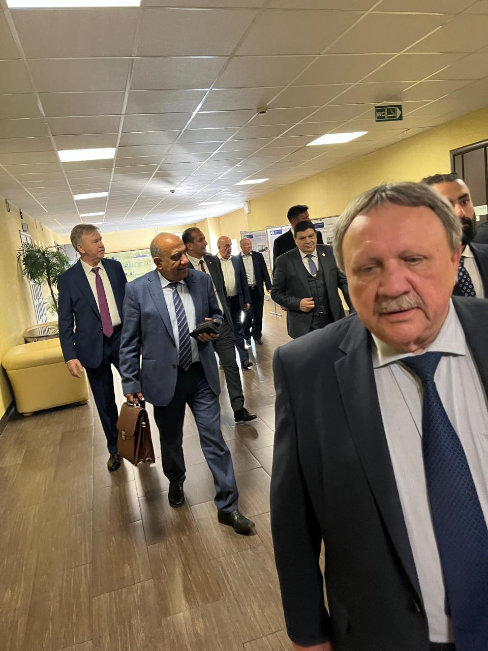 وزير الكهرباء يزور ليننجراد المرجعية لمحطة الضبعة النووية