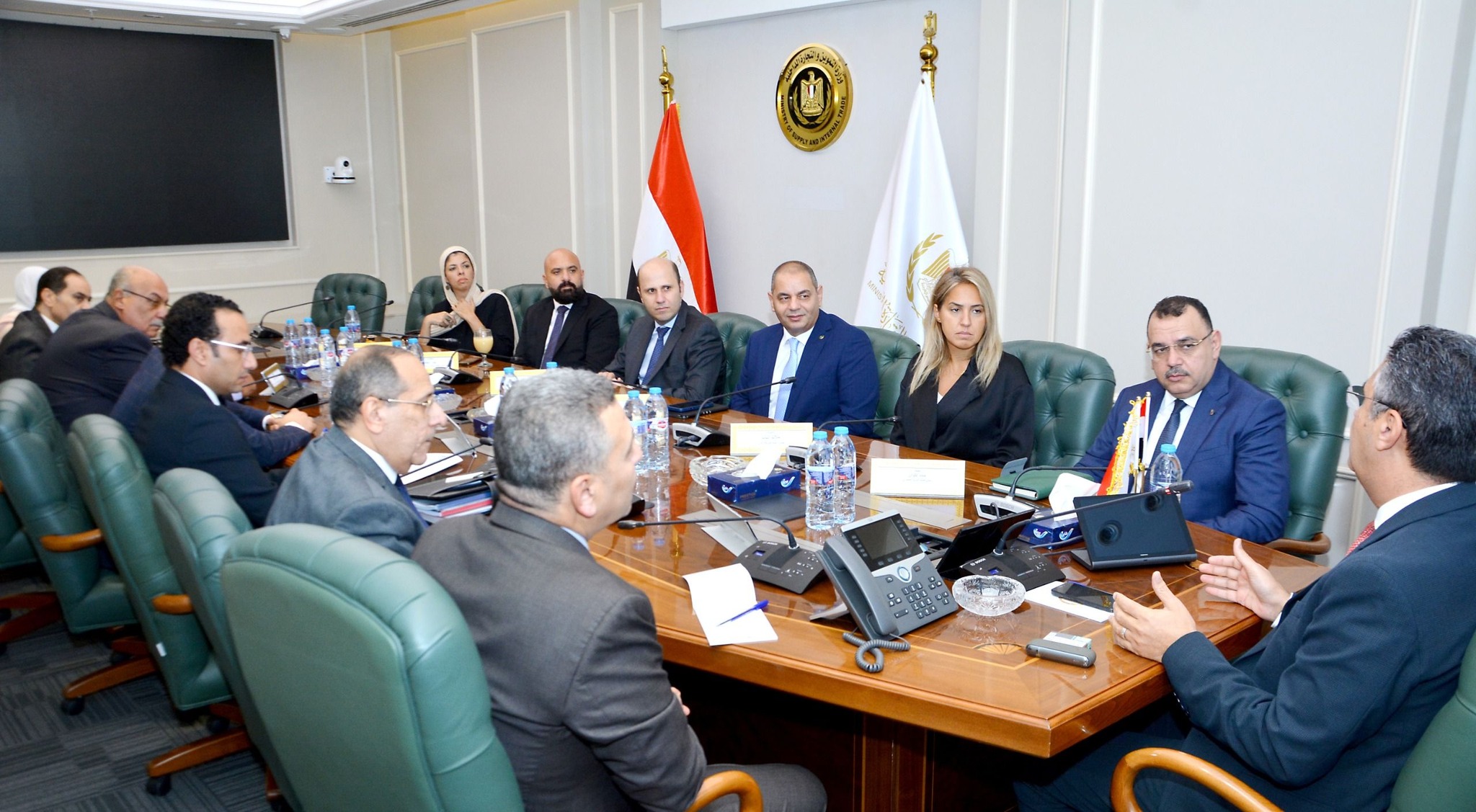 وزير التموين يجتمع مع رئيس الهيئة القومية للبريد المصري