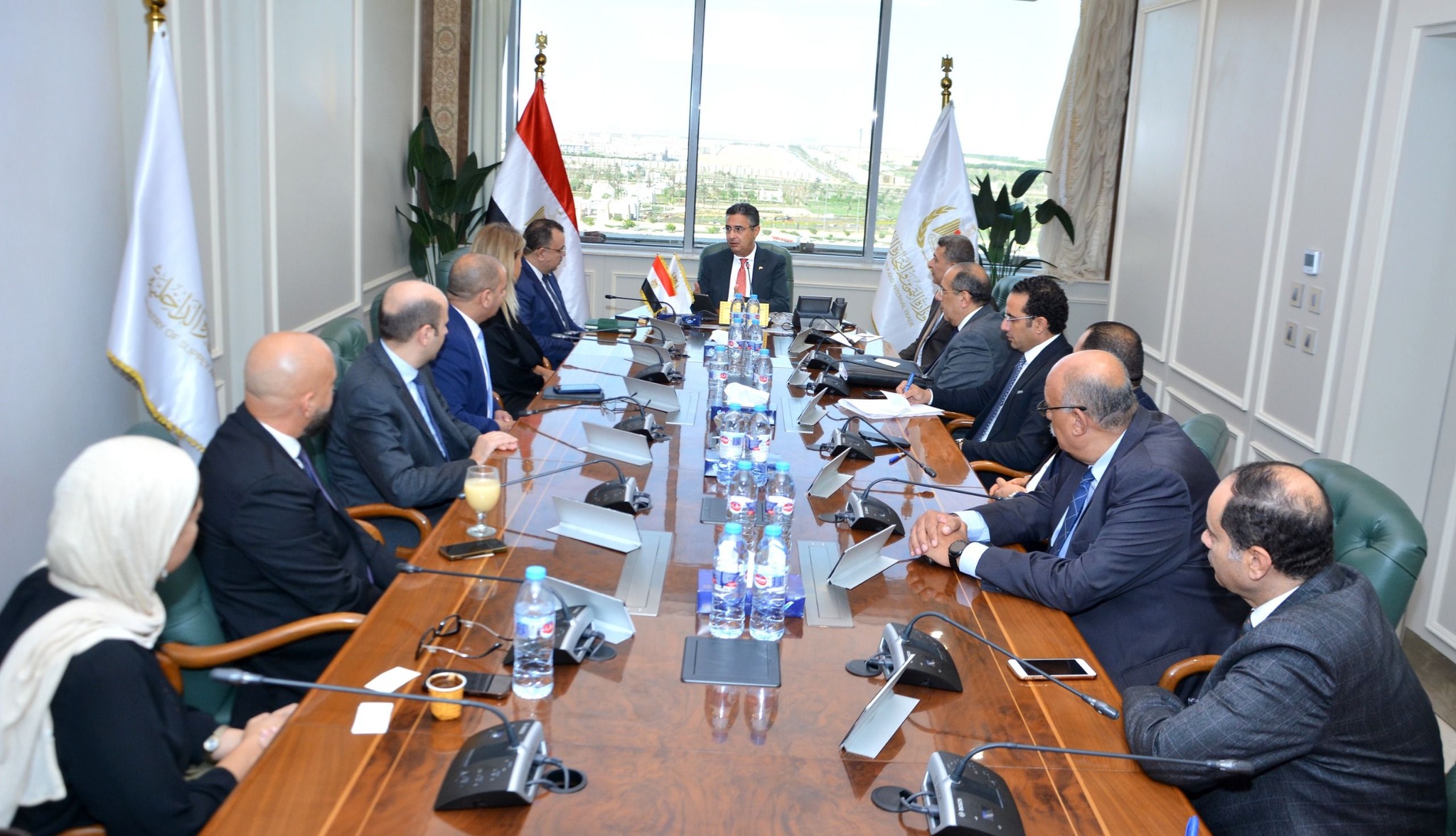 وزير التموين يجتمع مع رئيس الهيئة القومية للبريد المصري