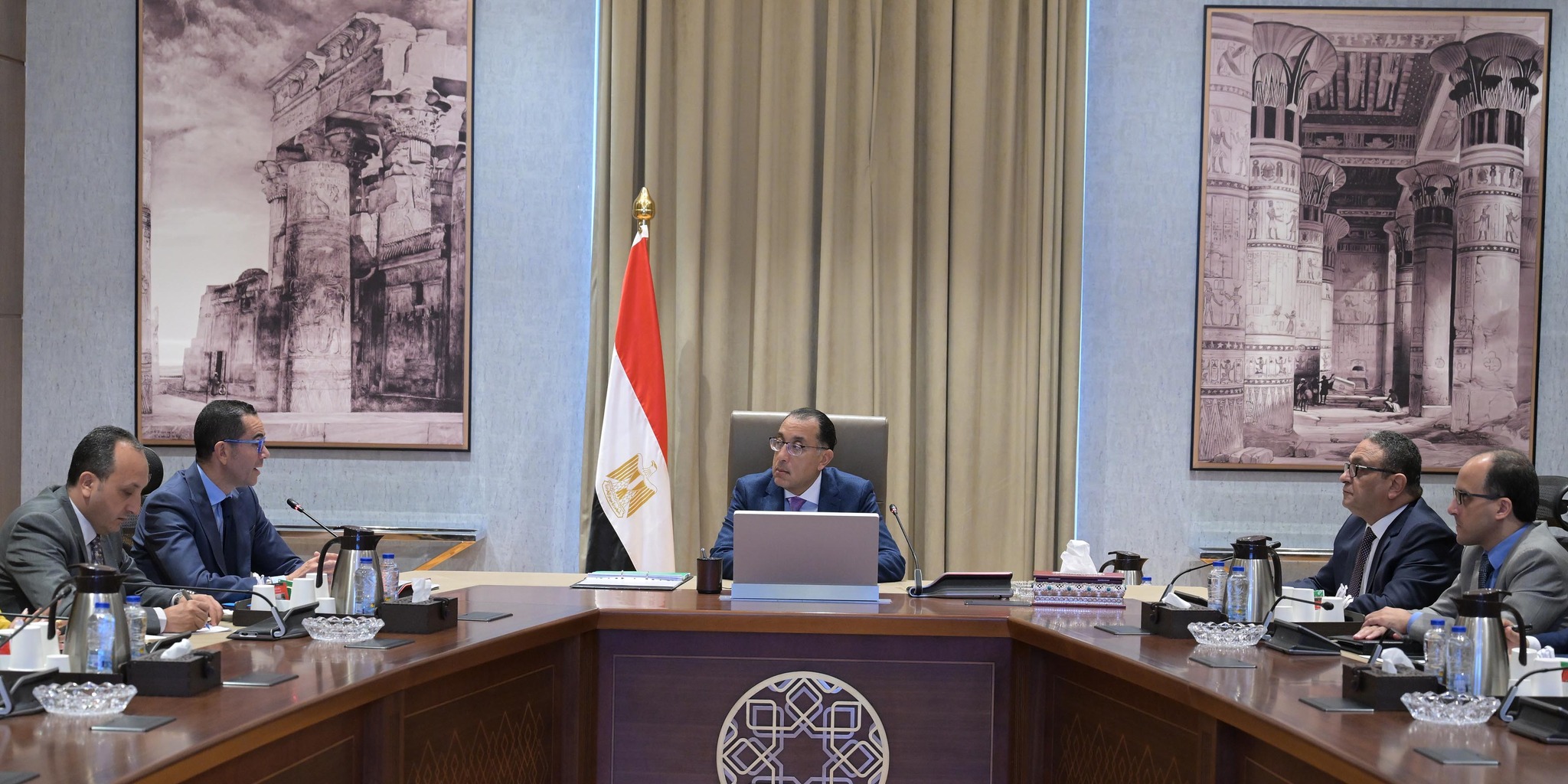 رئيس الوزراء مع وزير الاستثمار والتجارة الخارجية