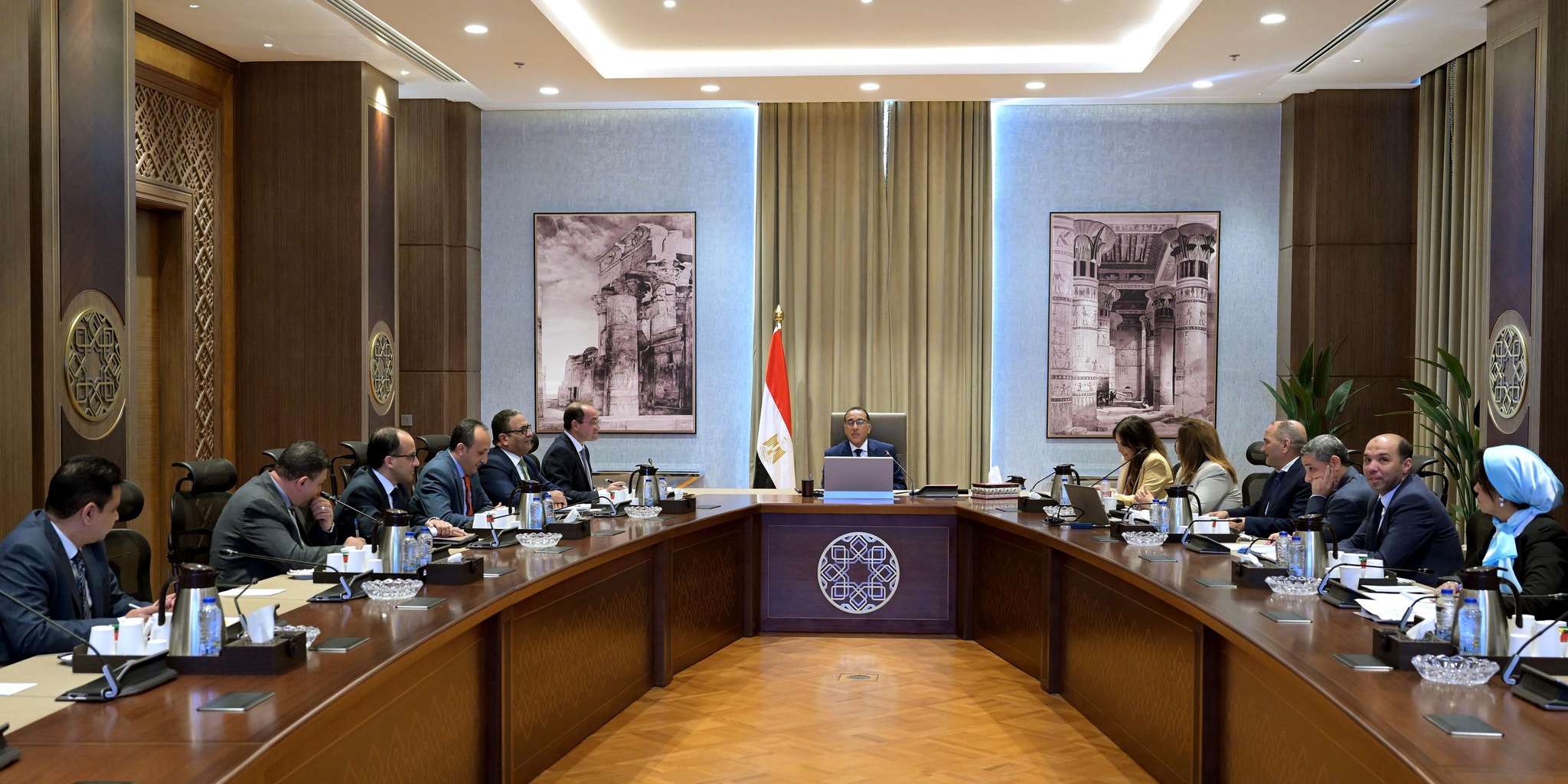 رئيس الوزراء يتابع موقف تنفيذ مشروعات سكن لكل المصريين