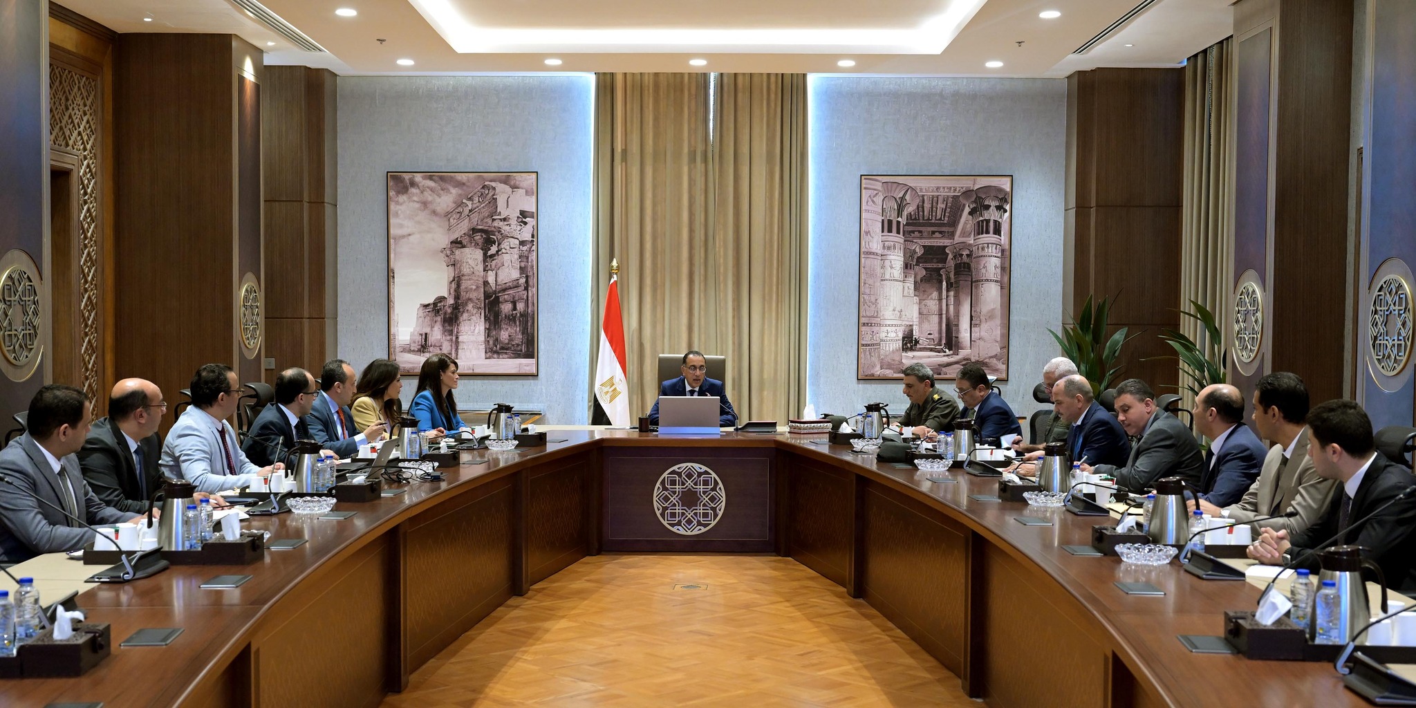 مدبولي يتابع موقف تنفيذ مشروعات مبادرة حياة كريمة