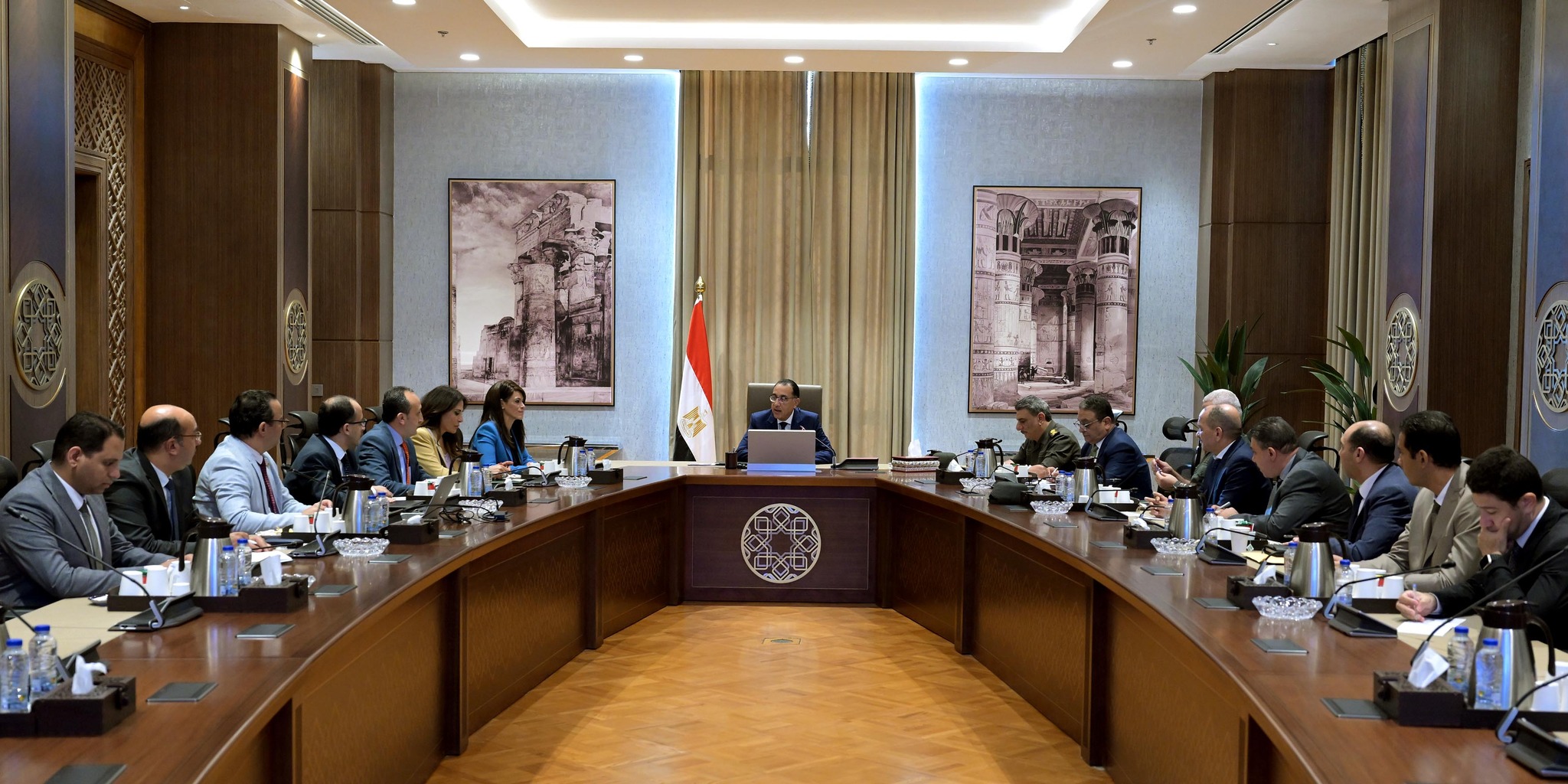 مدبولي يتابع موقف تنفيذ مشروعات مبادرة حياة كريمة