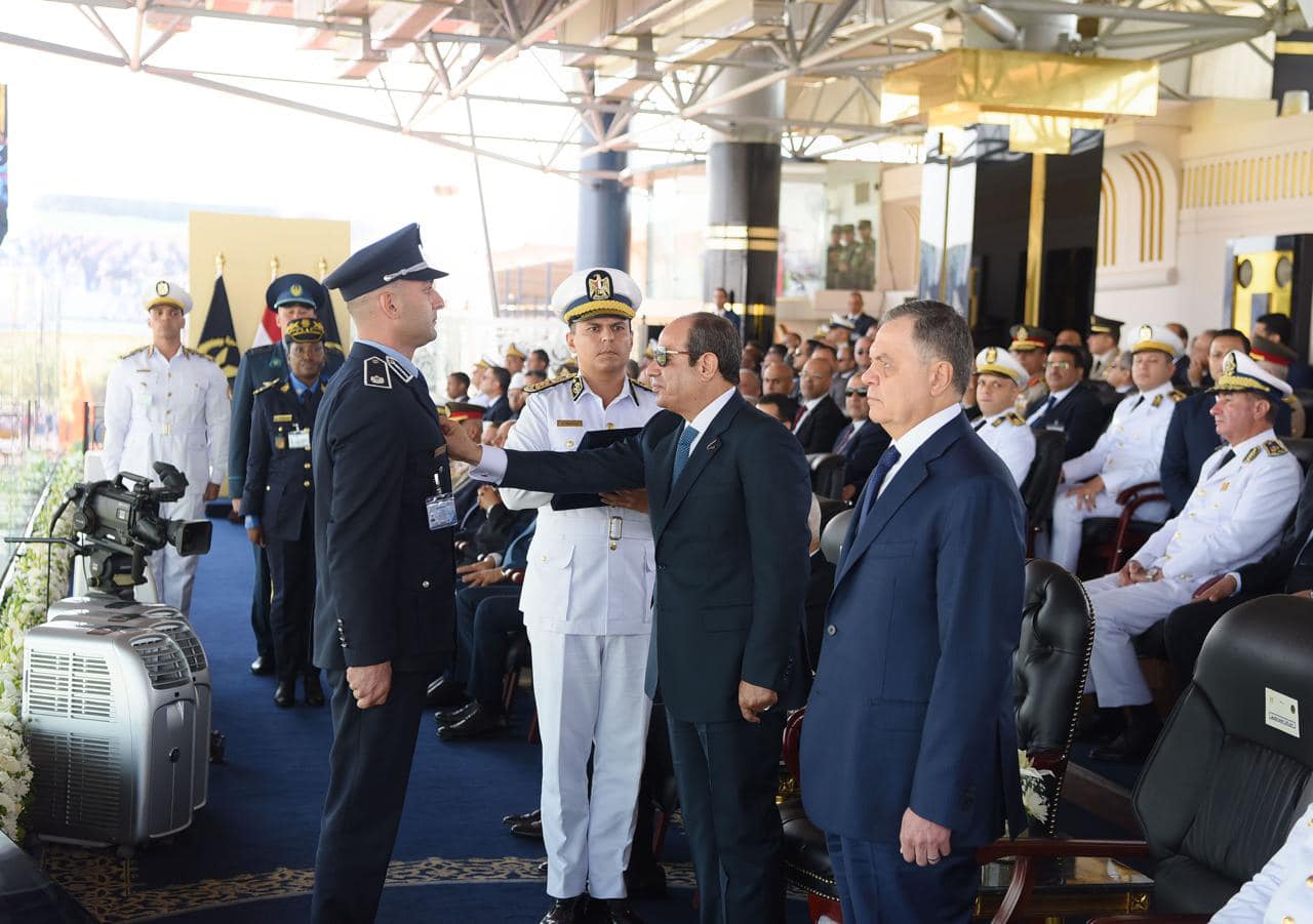 السيسي يشهد الاحتفال بتخريج دفعة جديدة من طلبة كلية الشرطة