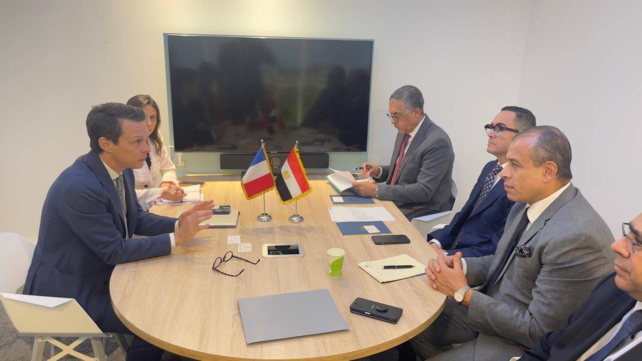 وزير الاستثمار يلتقي عدد من الشركات الفرنسية