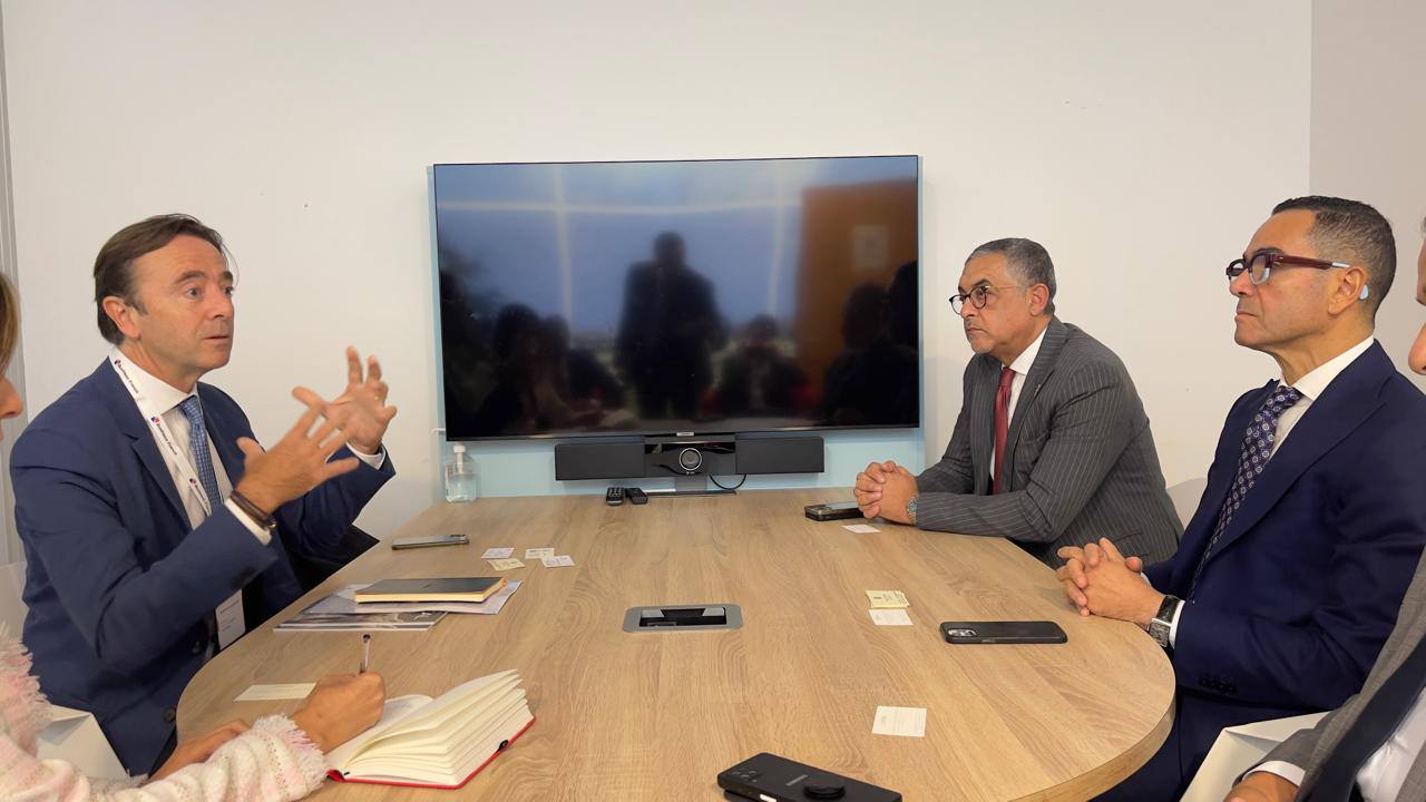 وزير الاستثمار يلتقي عدد من الشركات الفرنسية