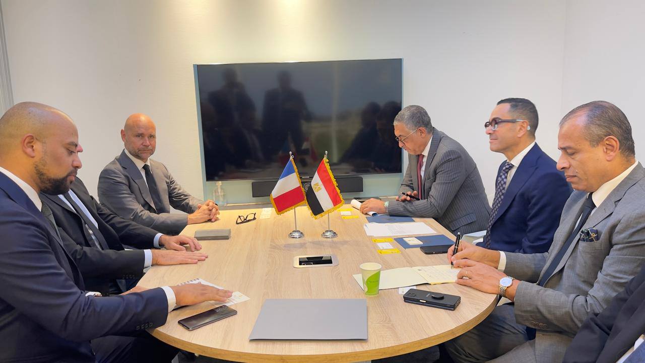 وزير الاستثمار يلتقي عدد من الشركات الفرنسية