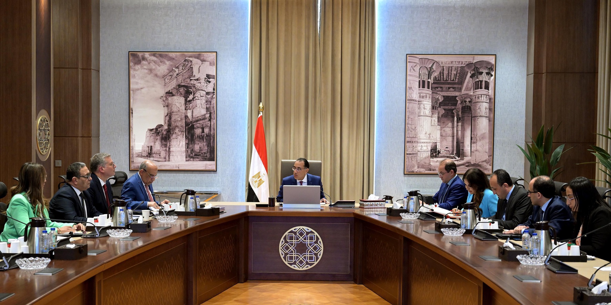 رئيس الوزراء يتابع جهود توفير المواد البترولية لمحطات الكهرباء