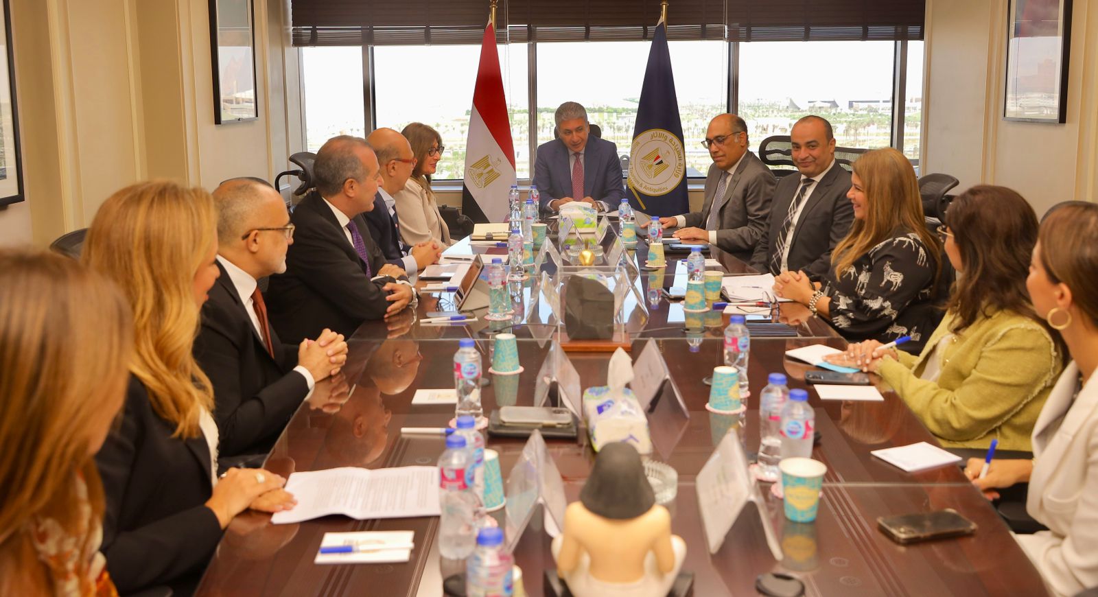 وزير السياحة يلتقي الرئيس التنفيذي لغرفة التجارة الأمريكية