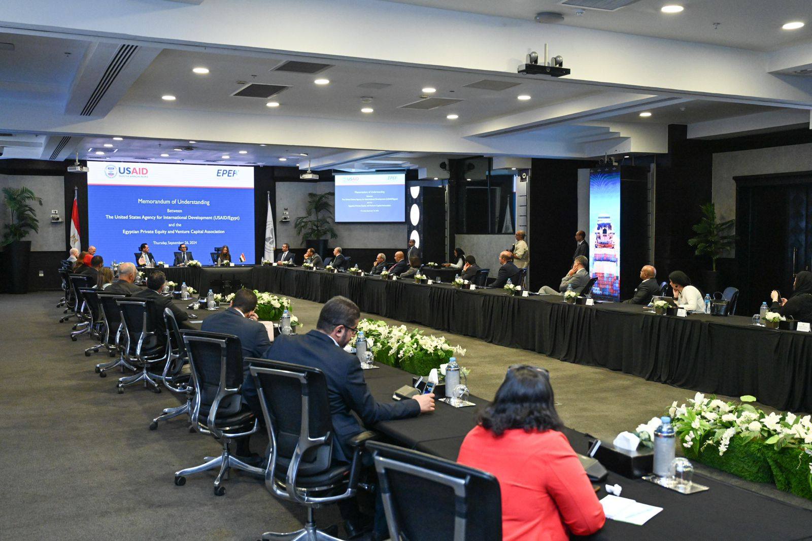 وزير الاستثمار يشهد توقيع مذكرة تفاهم بين EPEAVC�وUSAID