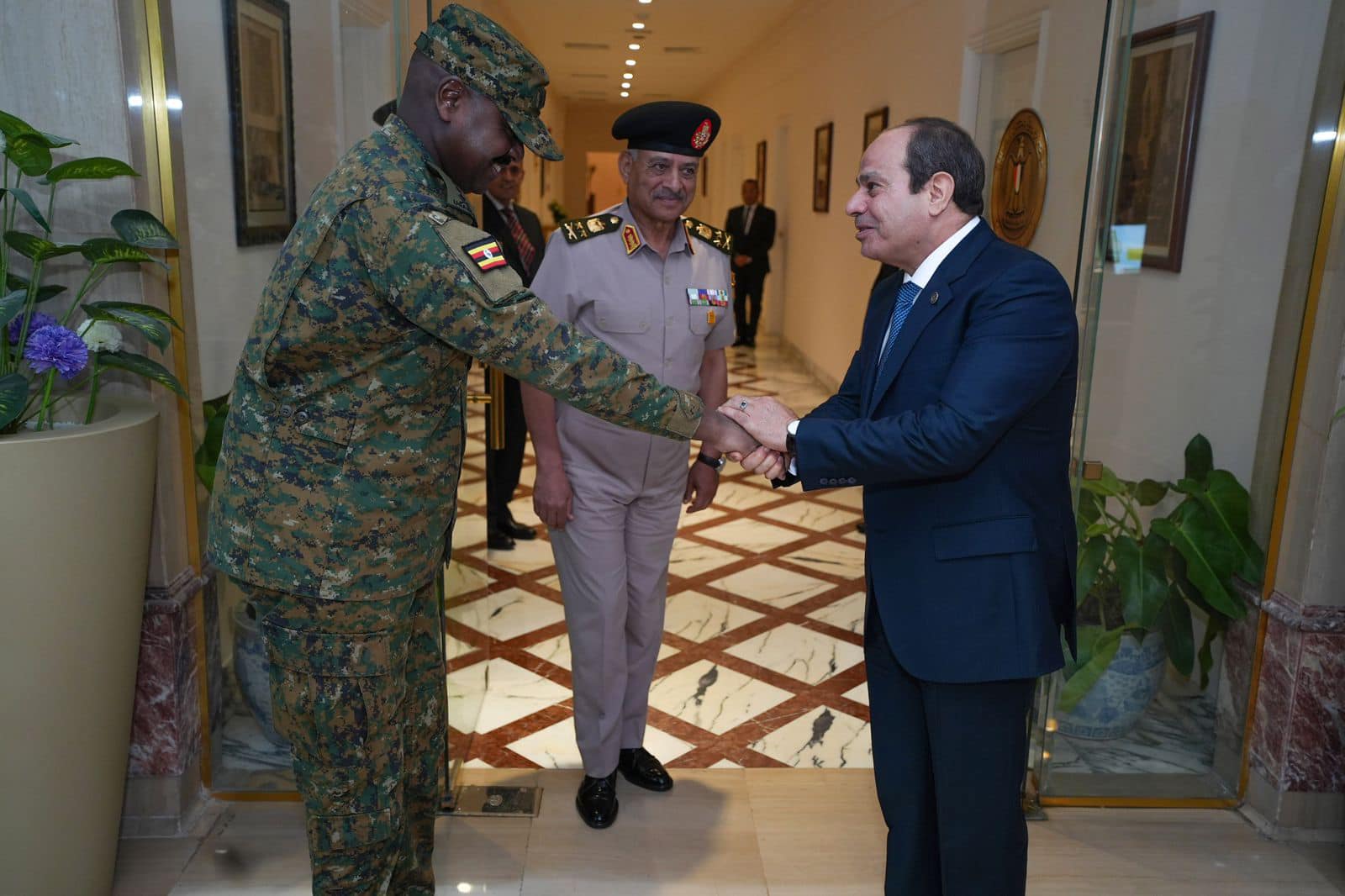الرئيس السيسى يتلقى نظيره الأوغندى