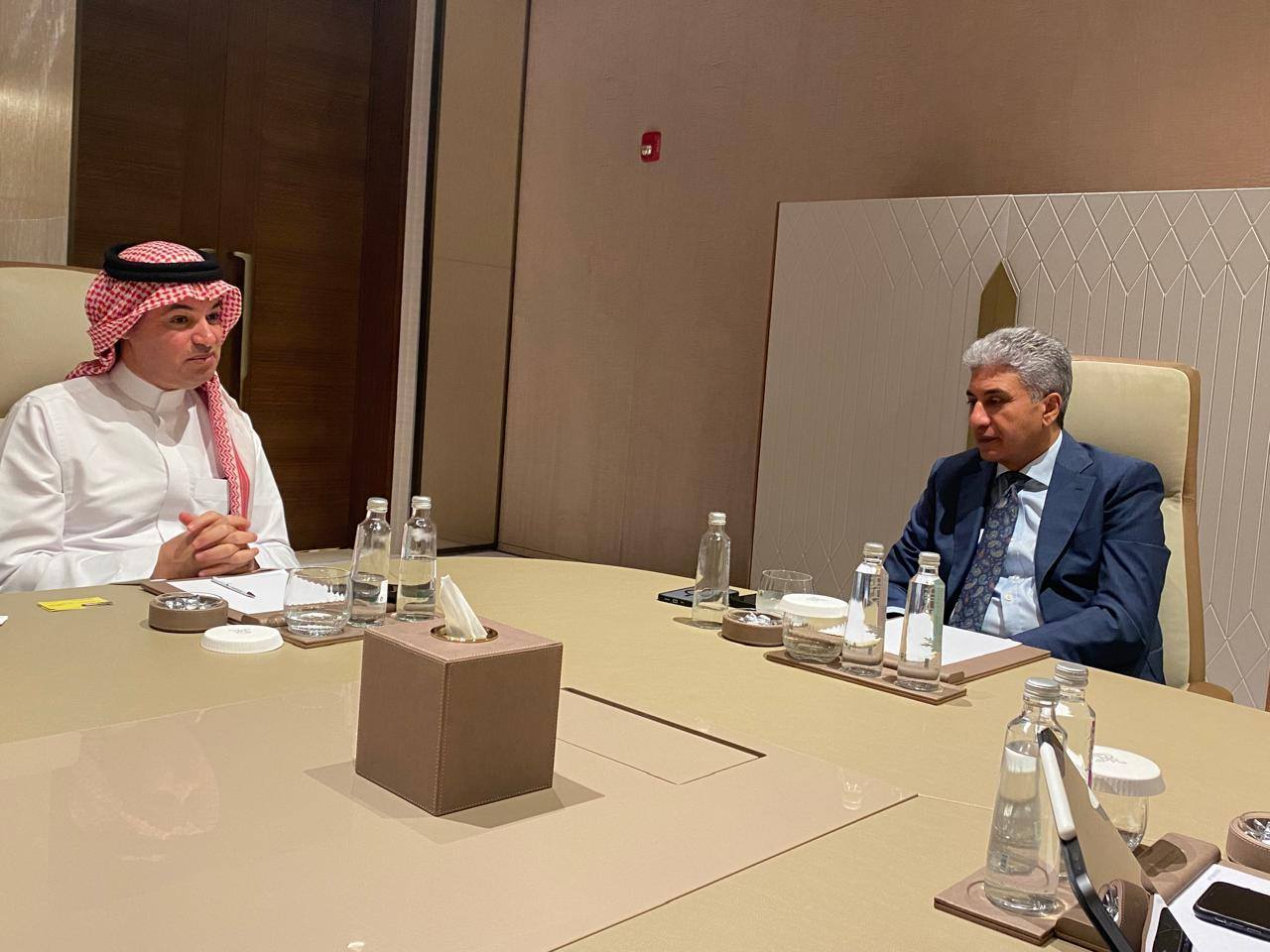 وزير السياحة يعقد لقاءات مع مسئولي شركات الطيران السعودية