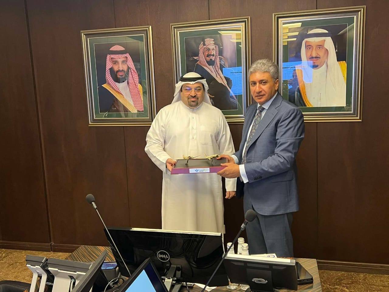 وزير السياحة يعقد لقاءات مع مسئولي شركات الطيران السعودية