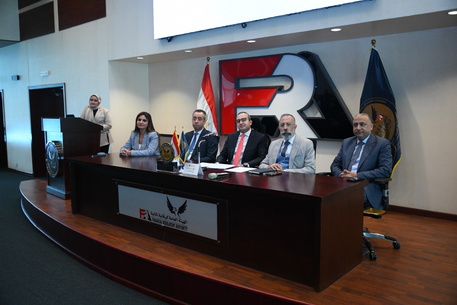 الرقابة المالية تعقد اجتماع مع المؤسسات المالية غير المصرفية