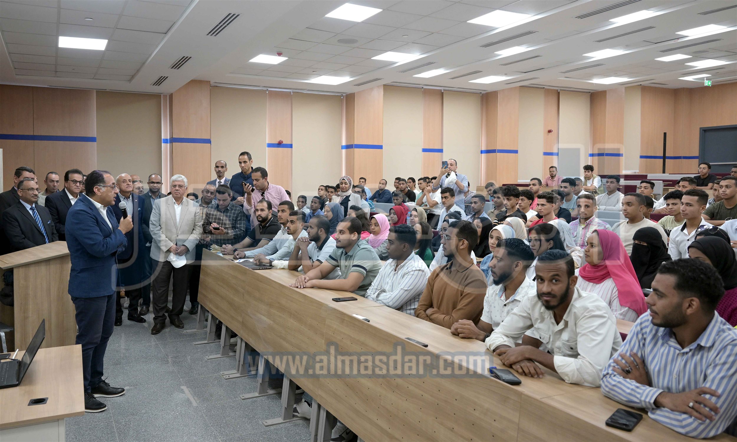 رئيس الوزراء يتفقد جامعة طيبة التكنولوجية