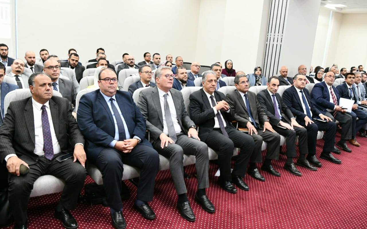 بدوي يستعرض مستجدات الفرص الاستثمارية في مجال إنتاج البترول