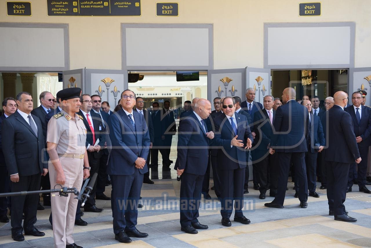 الرئيس السيسي يشهد افتتاح محطة قطارات صعيد مصر بشتيل الجديدة