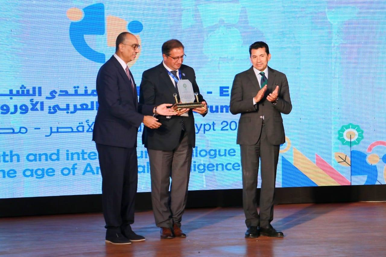 وزير الشباب والرياضة يفتتح منتدى الشباب العربي الأوروبي