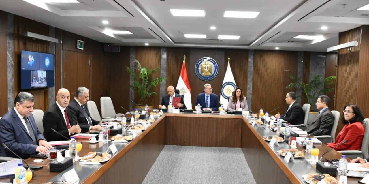 وزير البترول يترأس اجتماع مجلس إدارة الهيئة العامة للبترول