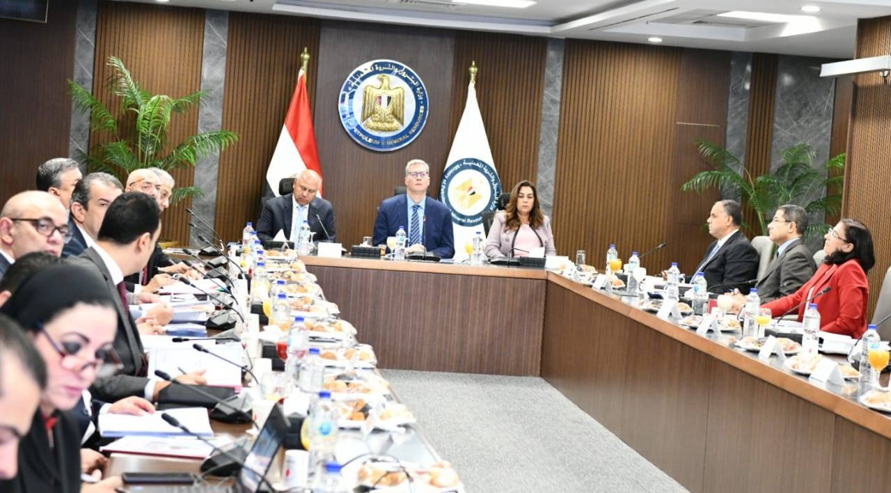 وزير البترول يترأس اجتماع مجلس إدارة الهيئة العامة للبترول