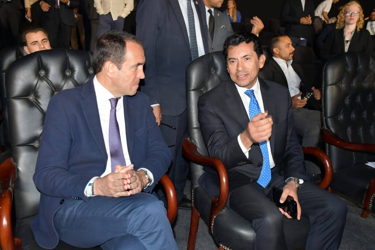 وزير الشباب والرياضة يفتتح بطولة العالم للبادل