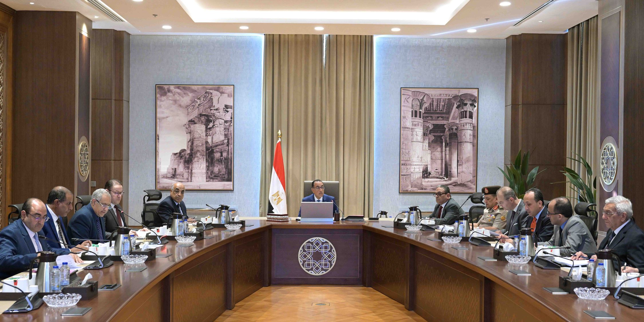 اجتماع اللجنة الرئيسية لتقنين أوضاع الكنائس