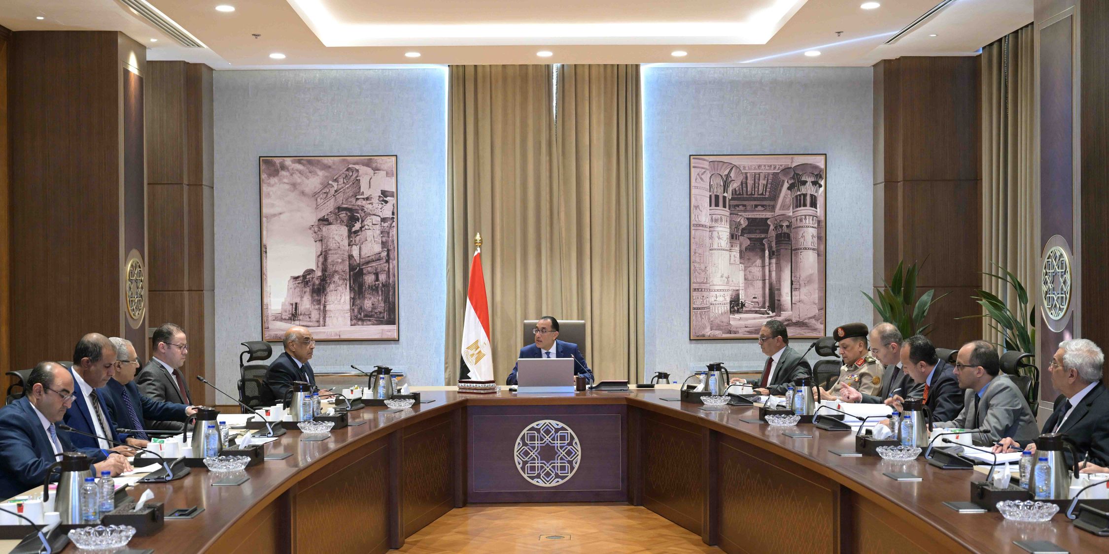 اجتماع اللجنة الرئيسية لتقنين أوضاع الكنائس