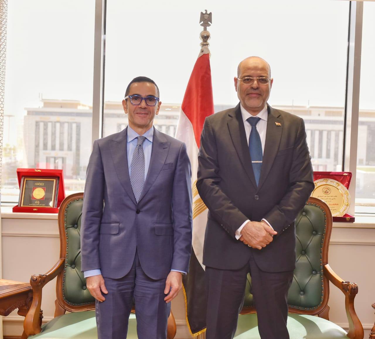 وزير العمل يبحث مع وزير الاستثمار سبل التعاون المشترك