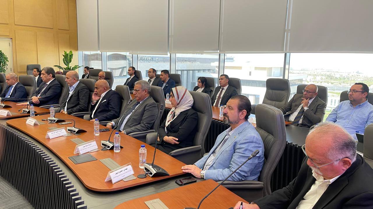 وزير الاستثمار يلتقى وكلاء شركات السيارات العالمية