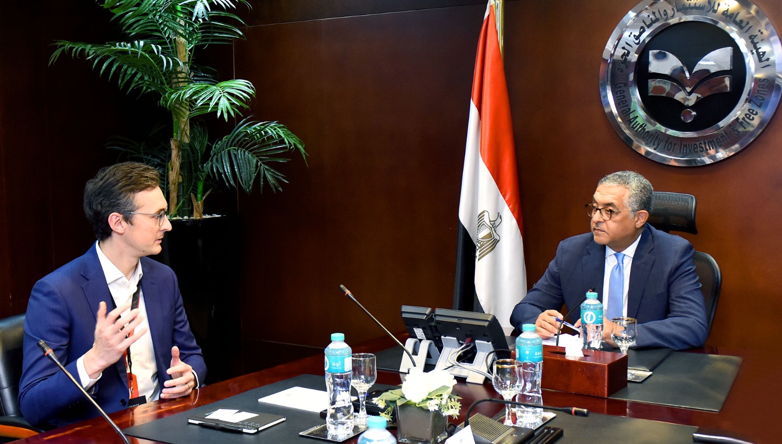 حسام هيبة يلتقي وفد من الشركات الناشئة الراغبة في الاستثمار