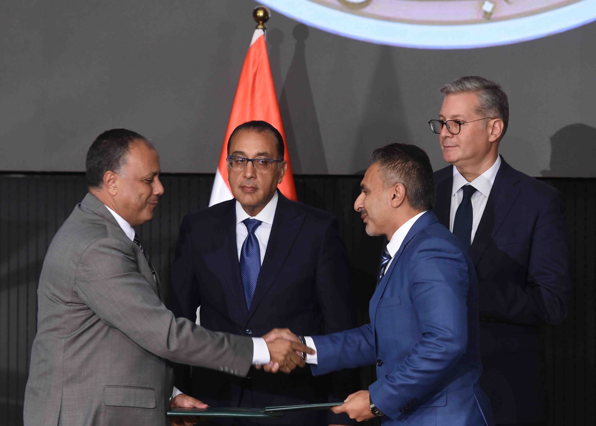 4 مذكرات تفاهم لزيادة أنشطة استكشاف وإنتاج حقول البترول