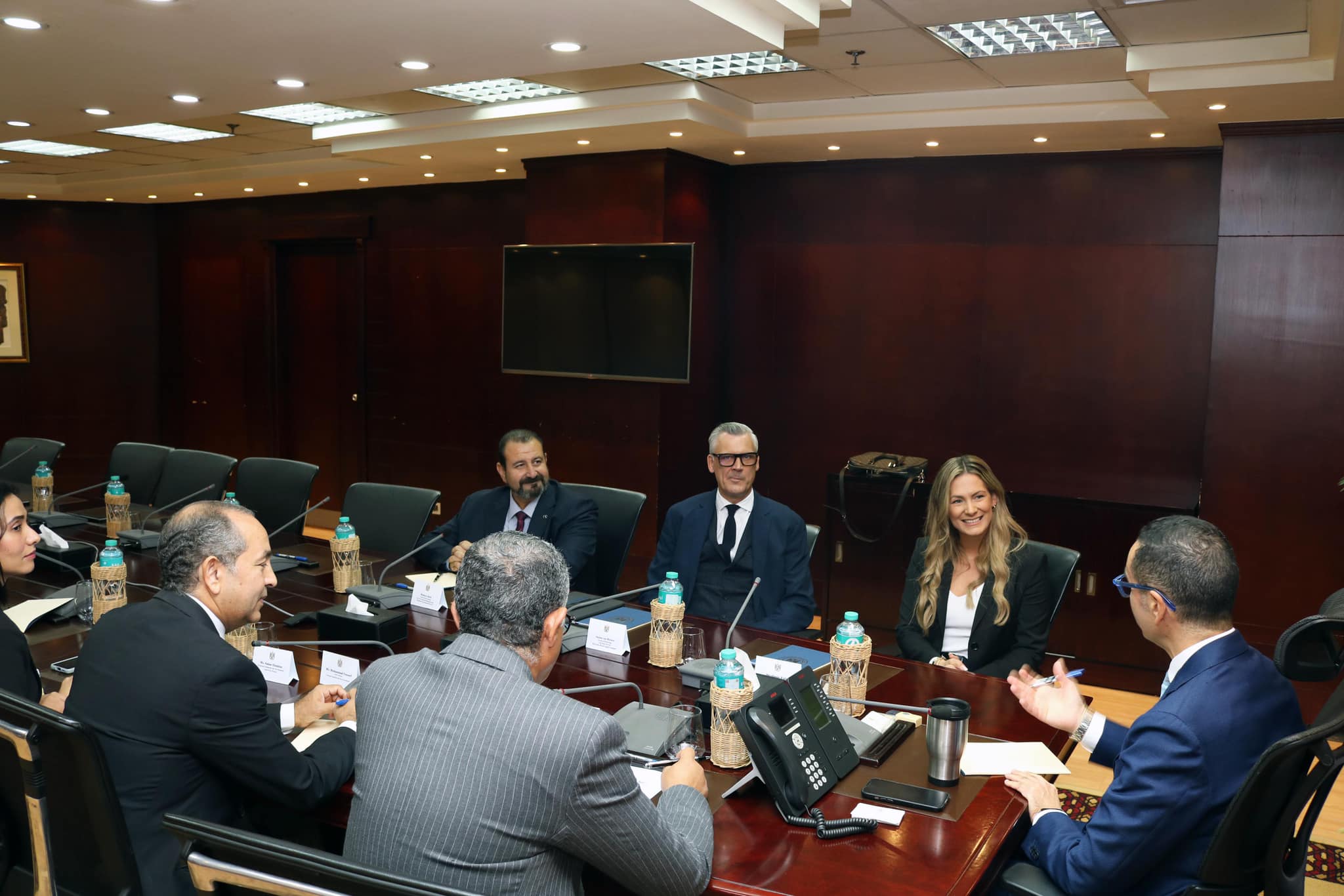 وزير الاستثمار يلتقي وفد شركة مرسيدس بنز إيجيبت