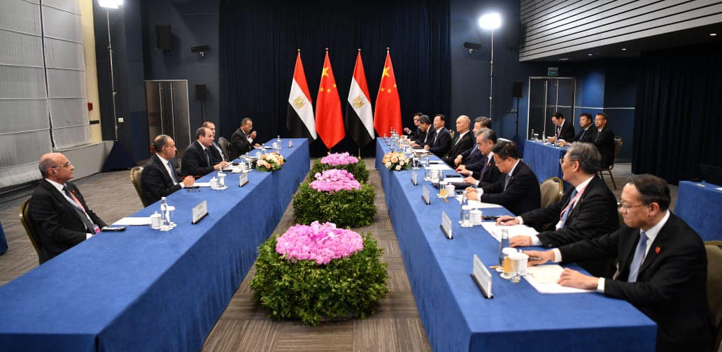 السيسي يلتقي رئيس جمهورية الصين
