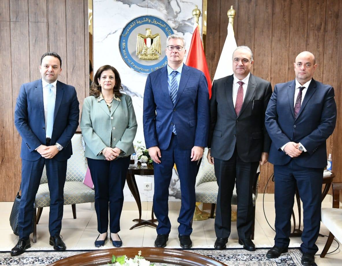 وزير البترول يستقبل رئيسة شركة شل ورئيس شركة بتروناس الماليزية