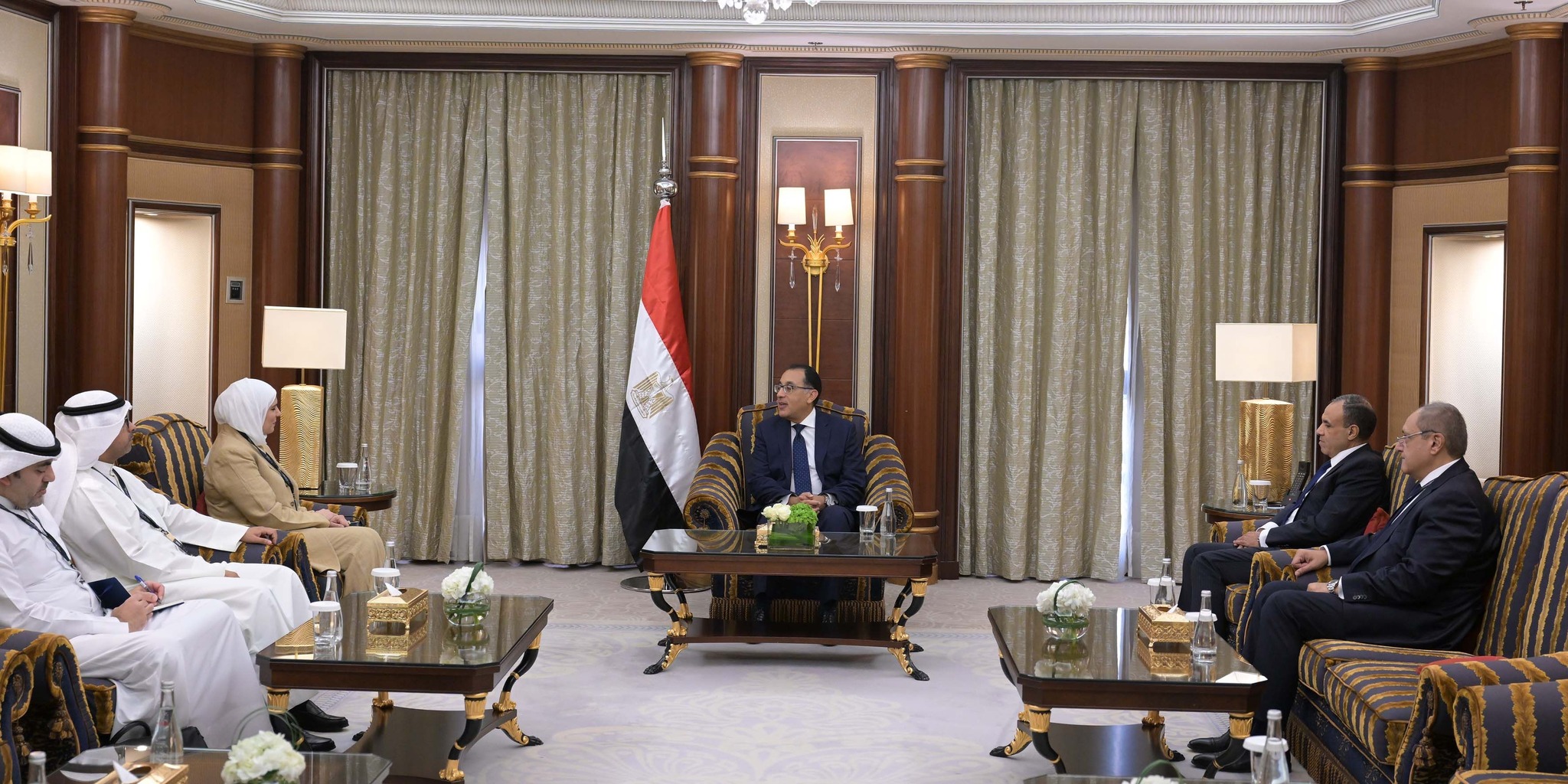 رئيس الوزراء يستقبل وزيرة المالية الكويتية