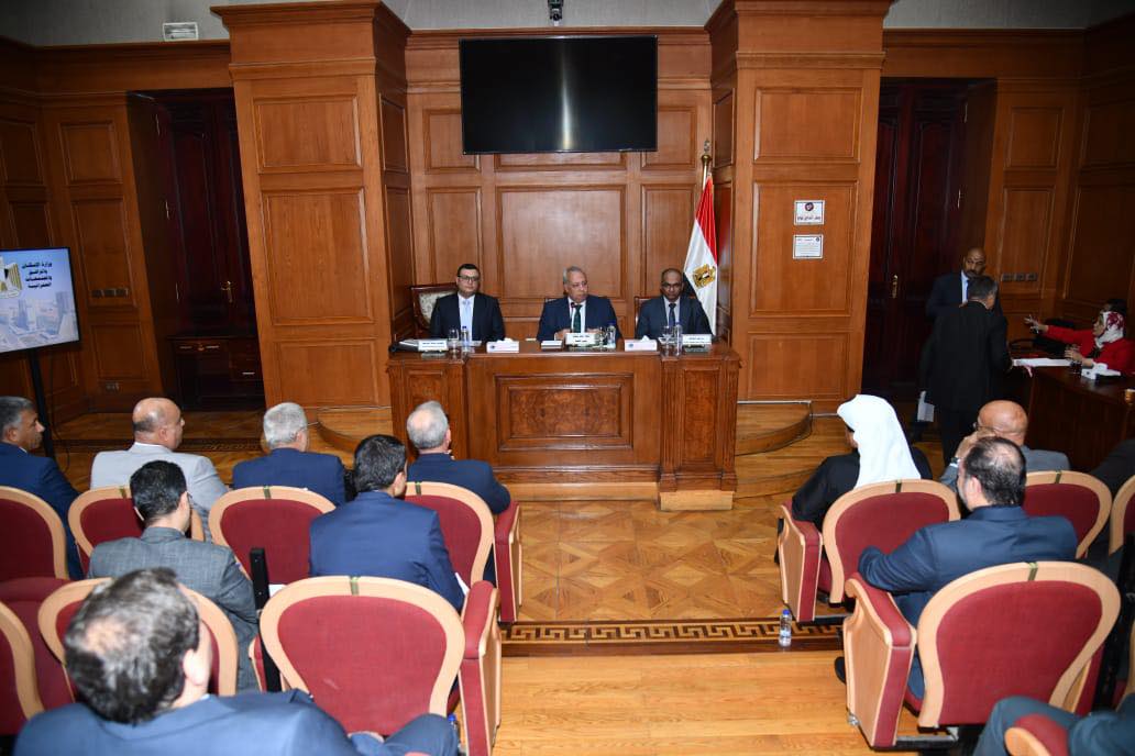 لجنة الإسكان والإدارة المحلية والنقل بمجلس الشيوخ