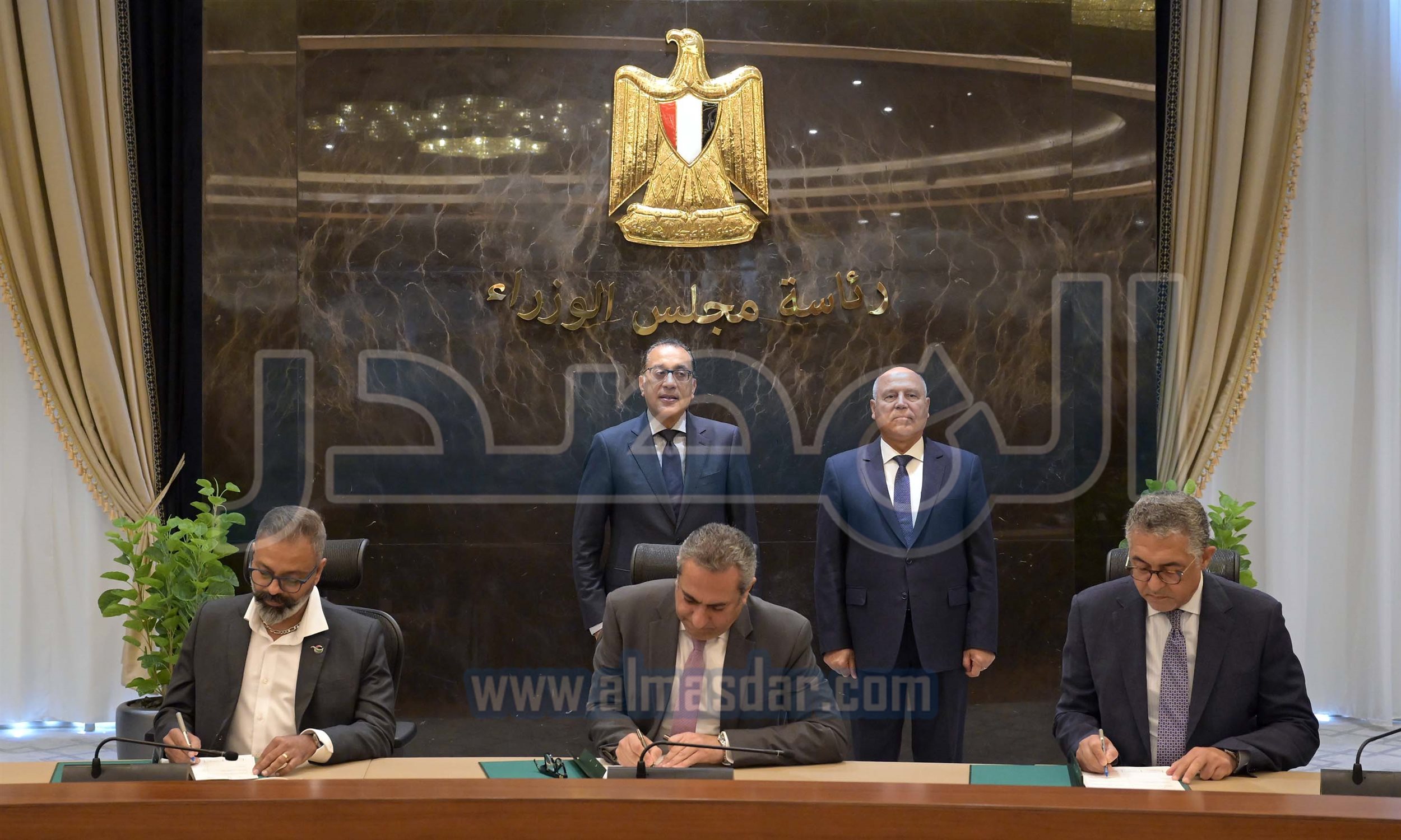 مذكرة تفاهم مع موانىء دبي العالمية لتطوير منطقة حرة