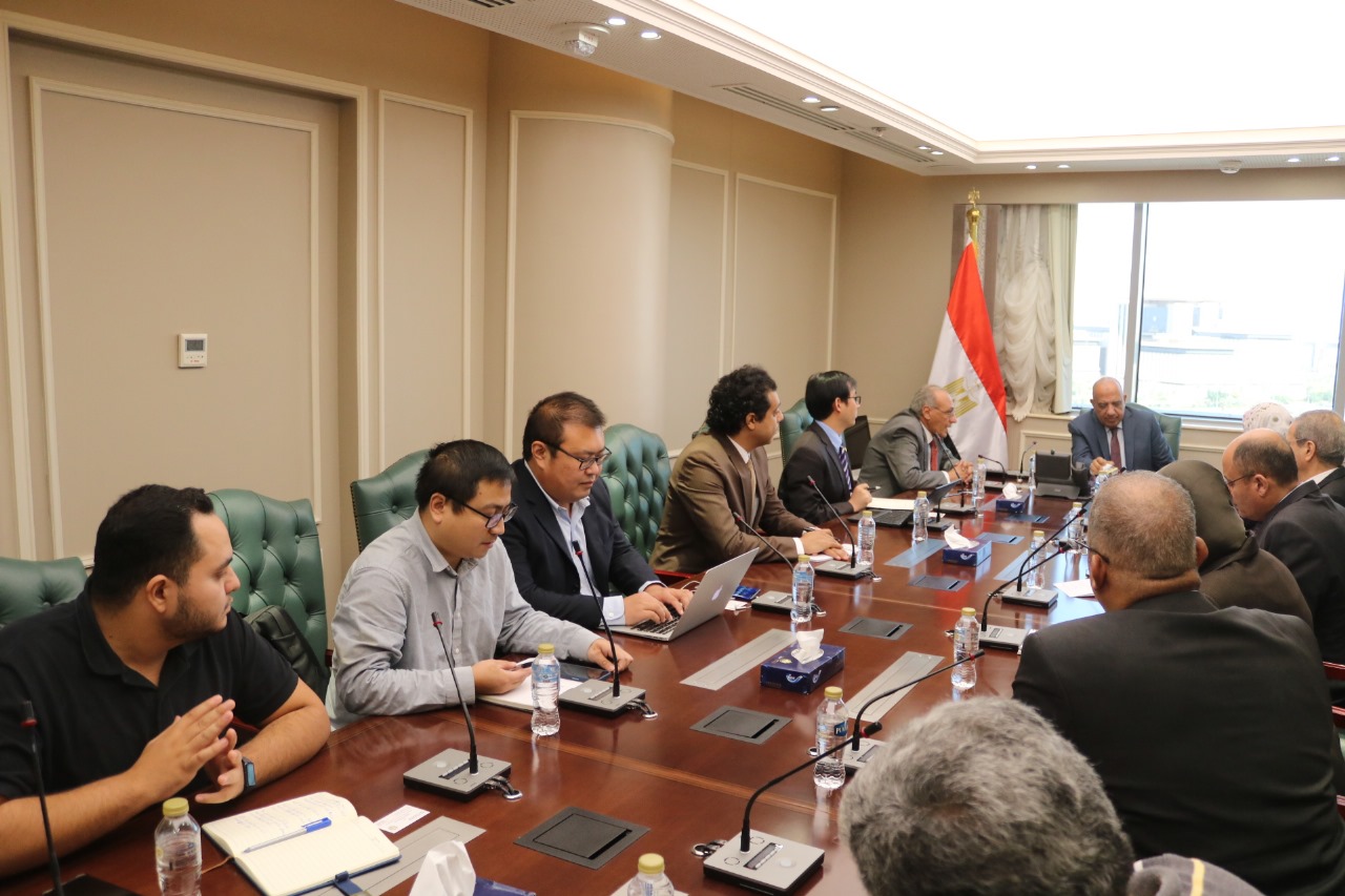 وزير الكهرباء يجتمع بشركة china Energy