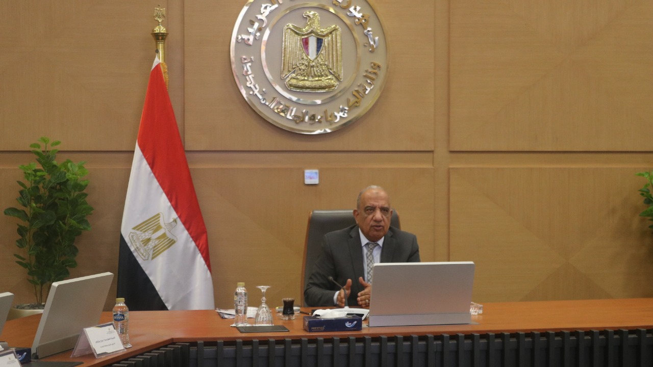 وزير الكهرباء لرؤساء شركات التوزيع على مستوي الجمهورية