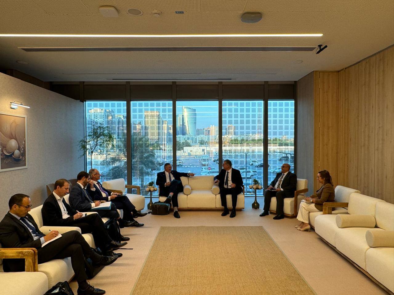 وزير البترول يلتقي مع رئيس شركة توتال إينرجيز
