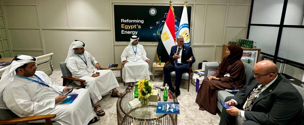 وزير البترول مع الرئيس التنفيذي لشركة مبادلة الإماراتية للطاقة