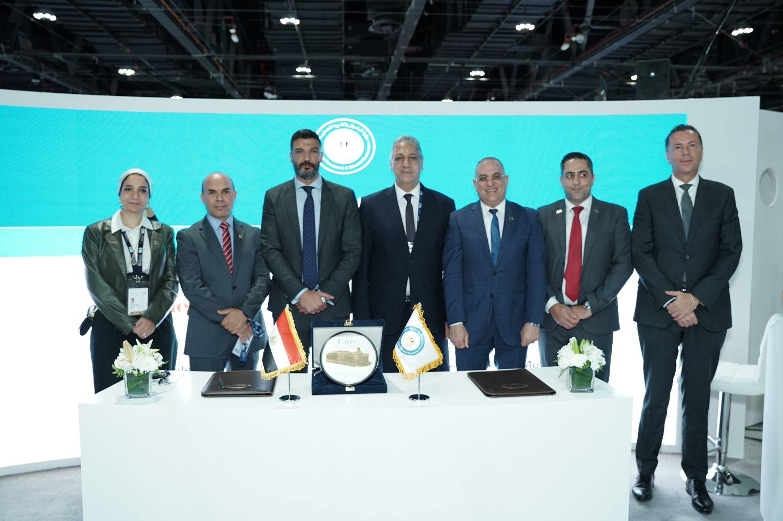 تعاون بين شركة إنبي للبترول وشركة Honeywell العالمية