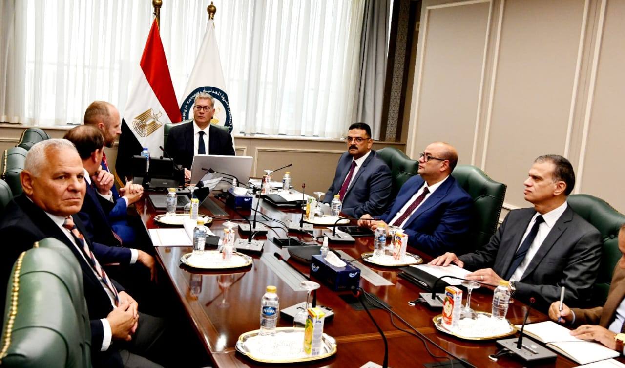 وزير البترول يستقبل وفداً من آتون ريسورسز
