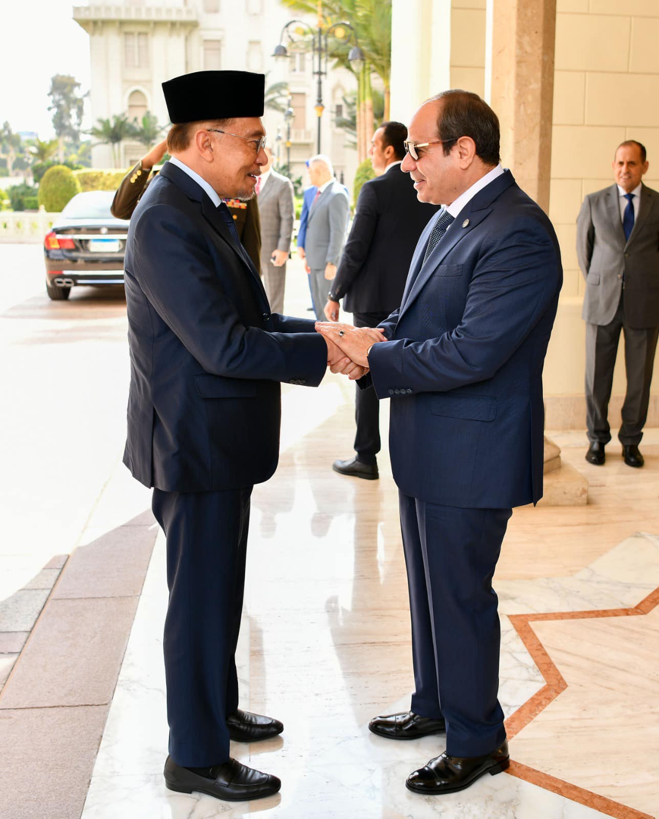 الرئيس السيسي يستقبل رئيس وزراء ماليزيا