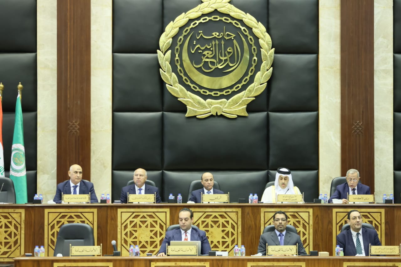 الوزير خلال مشاركته في اجتماعات الدورة الـ 37 لمجلس وزراء النقل العرب