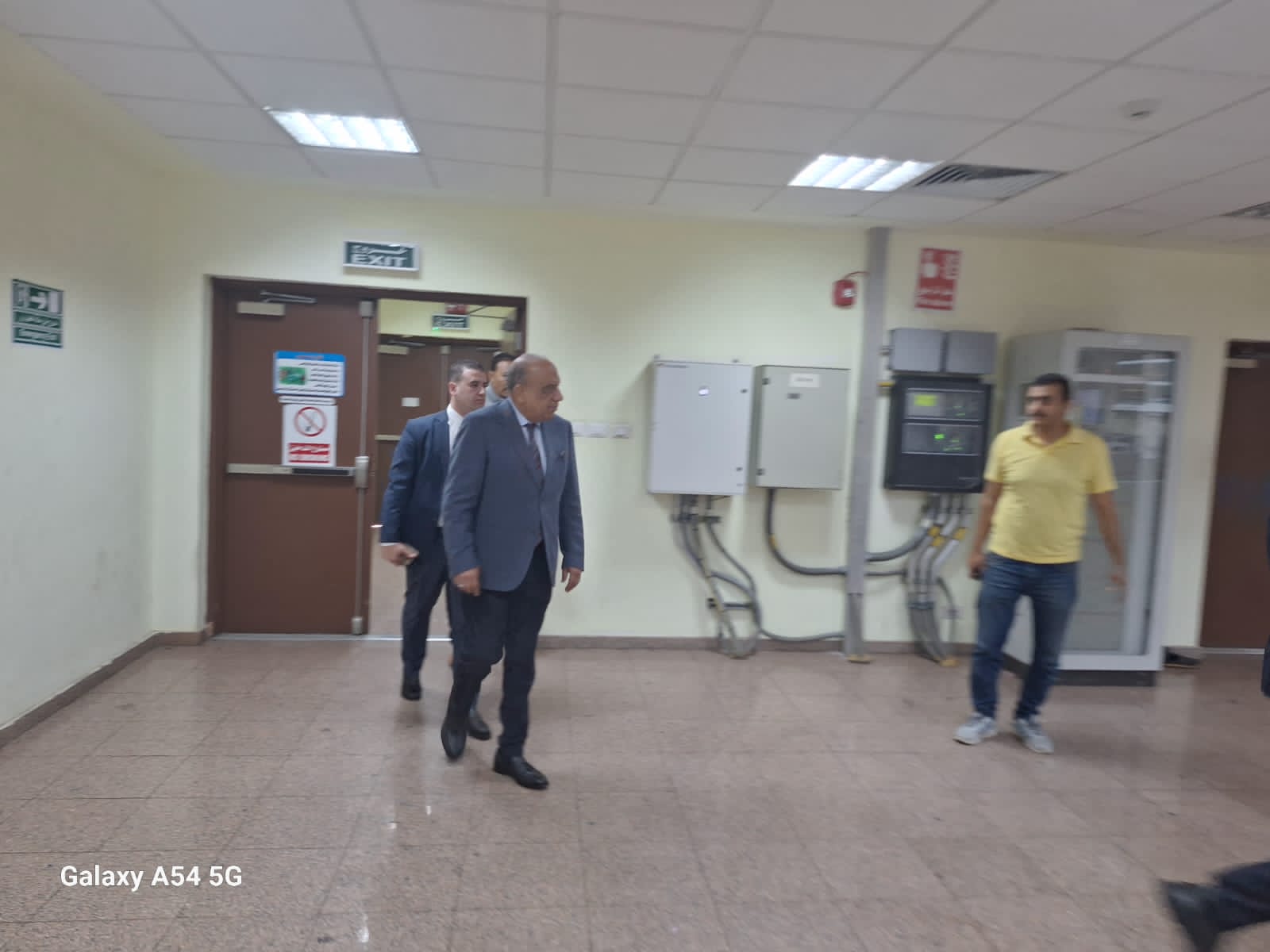 وزير الكهرباء فى زيارة لمحطة توليد كهرباء السويس البخارية