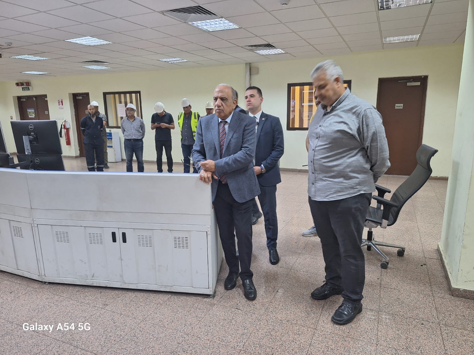 وزير الكهرباء فى زيارة لمحطة توليد كهرباء السويس البخارية