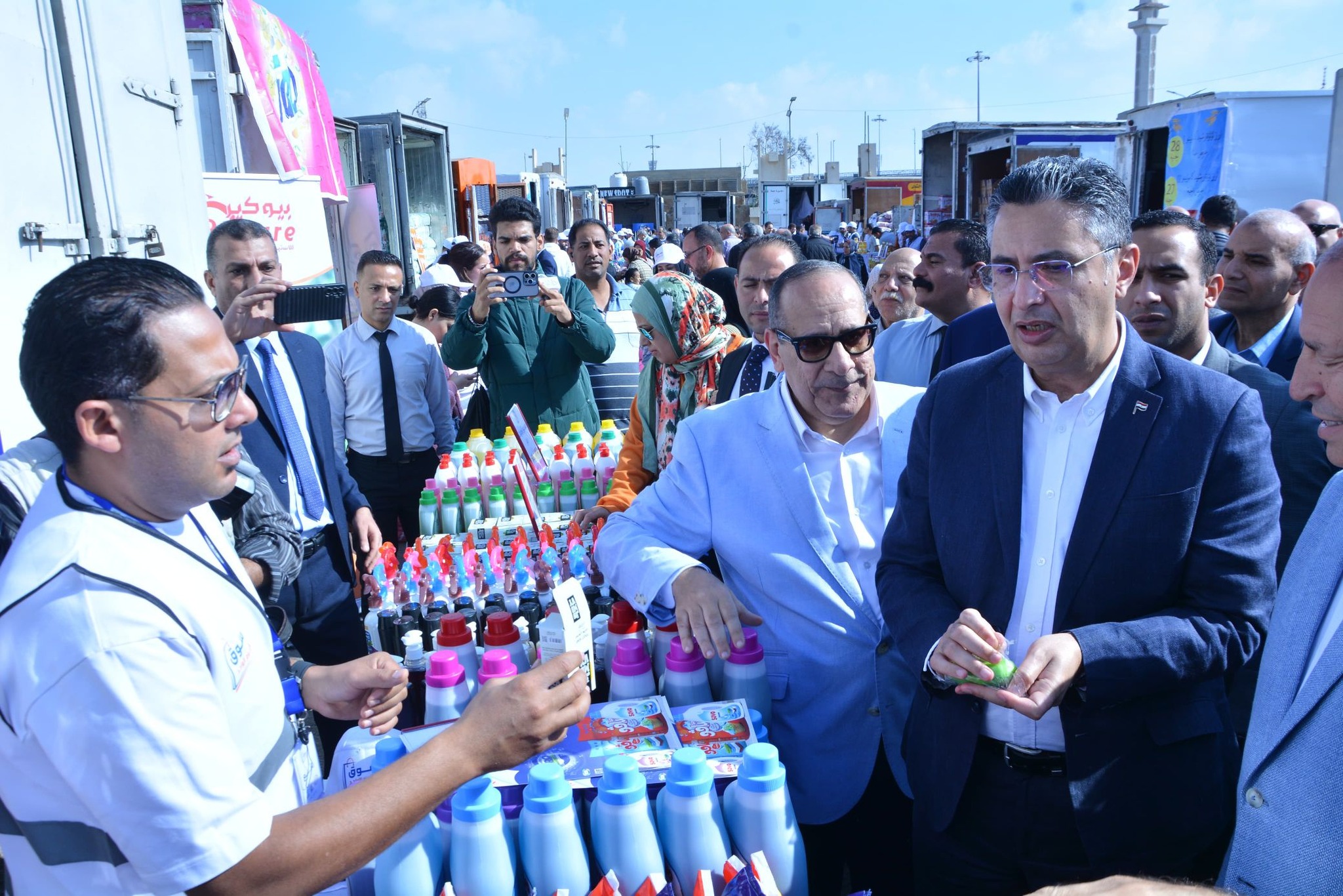 وزير التموين يفتتح سوق اليوم الواحد بمدينة نصر