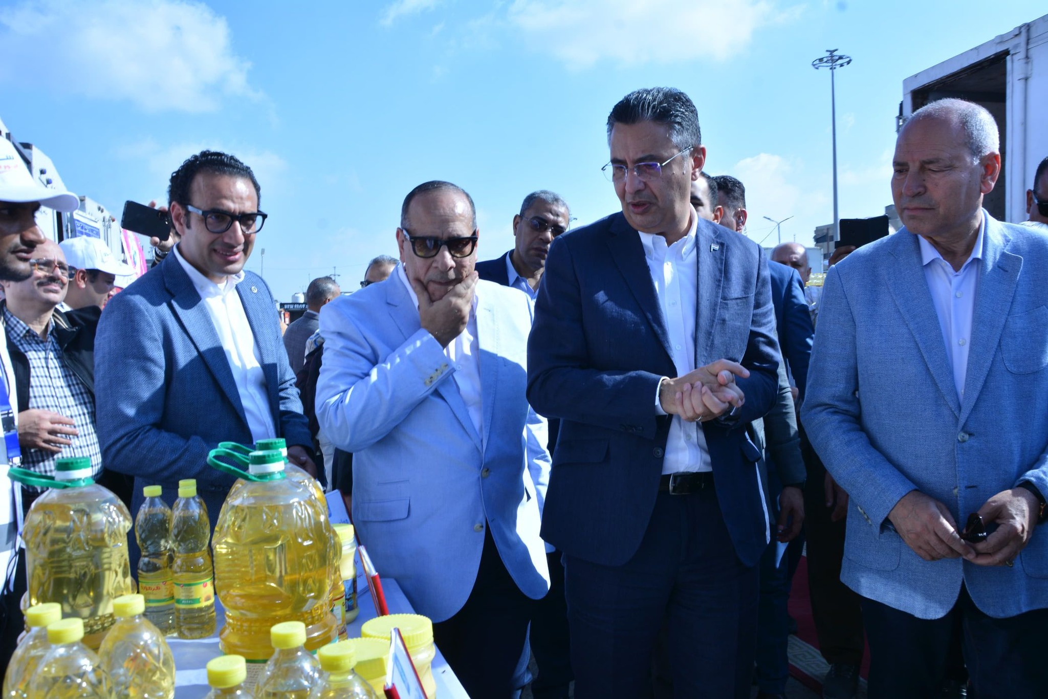 وزير التموين يفتتح سوق اليوم الواحد بمدينة نصر