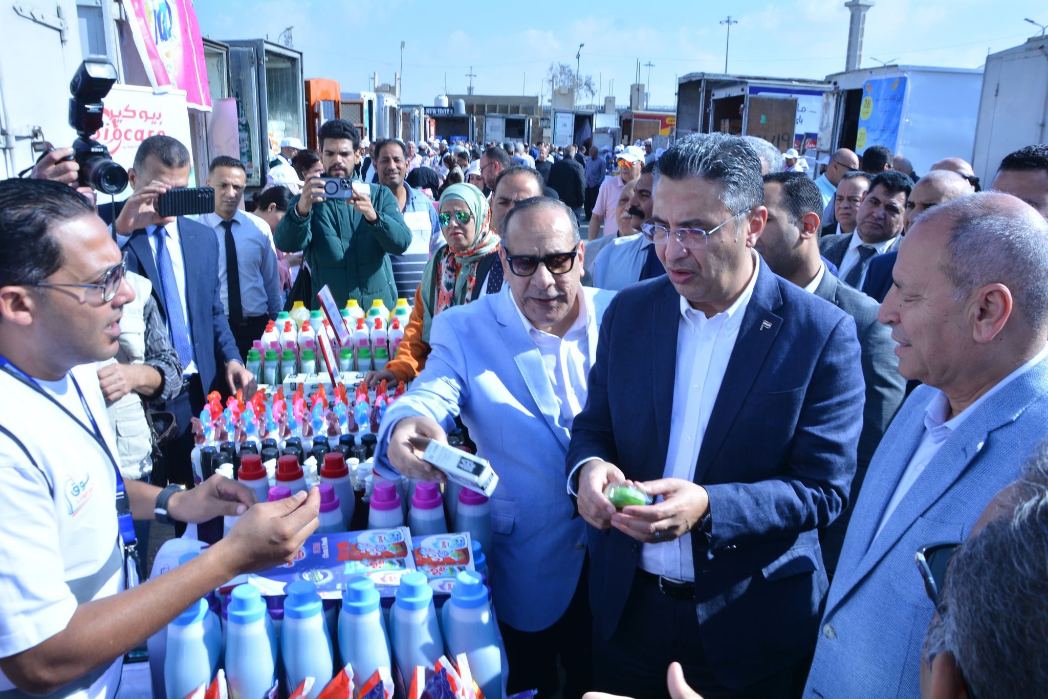 وزير التموين يفتتح سوق اليوم الواحد بمدينة نصر